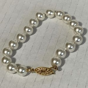Faux white pearl bracelet